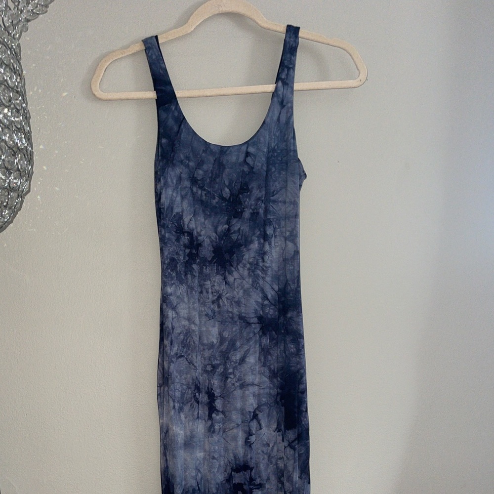 Fashion nova; new without tags, navy blue tie dye midi dress; size small - Picture 4 of 5